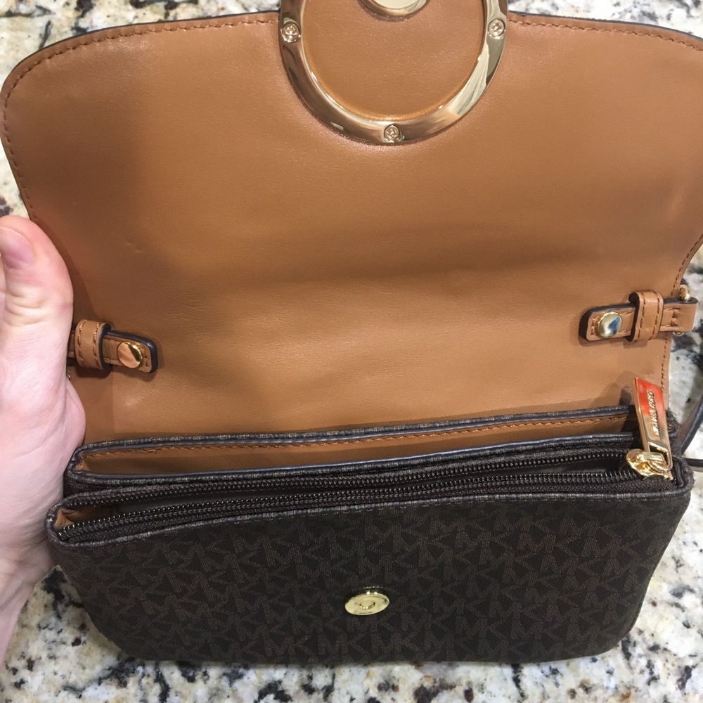 Michael Kors Fulton Logo Crossbody - Picture 5 of 11